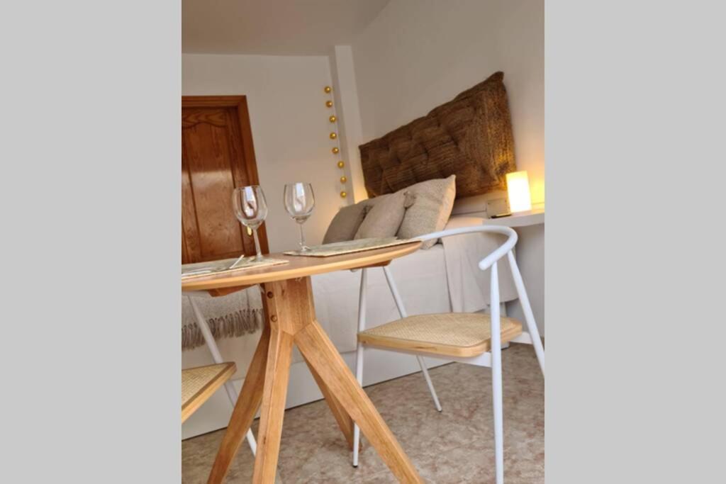Calmahouse Carihuela Apartment Torremolinos Ngoại thất bức ảnh