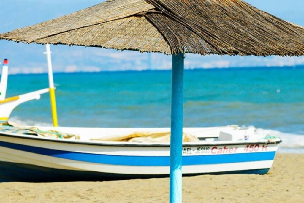Calmahouse Carihuela Apartment Torremolinos Ngoại thất bức ảnh